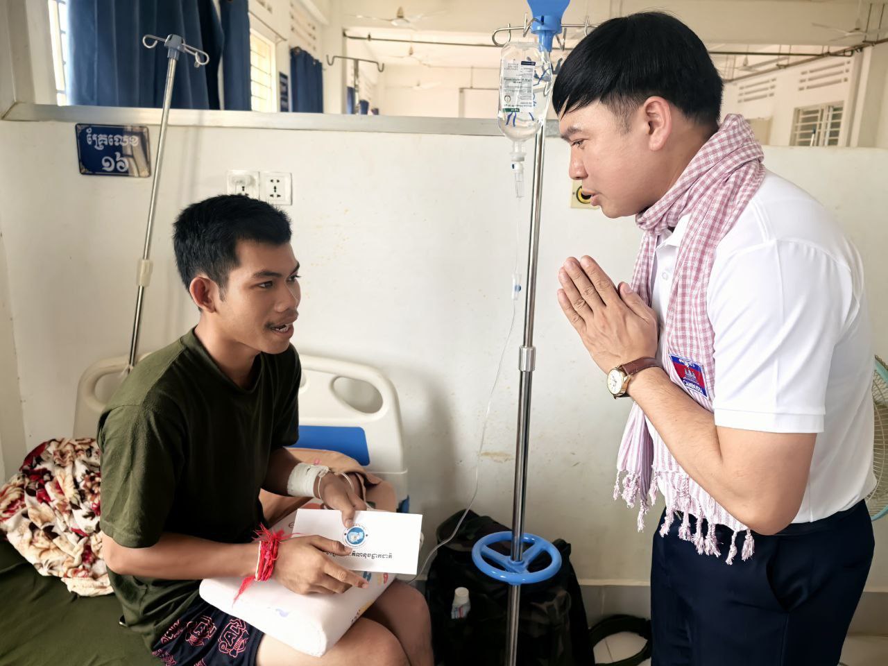 លោក ជា សុភក្ត្រមុនីរ័ត្ន ប្រធានគណៈគិលានុបដ្ឋាកកម្ពុជា  និងថ្នាក់ដឹកនាំ សមាជិកសមាជិកា ព្រមទាំងបុគ្គលិកនៃគណៈគិលានុបដ្ឋាកកម្ពុជា